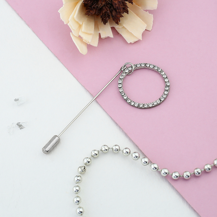 Булавка "Круг", цвет белый в серебре