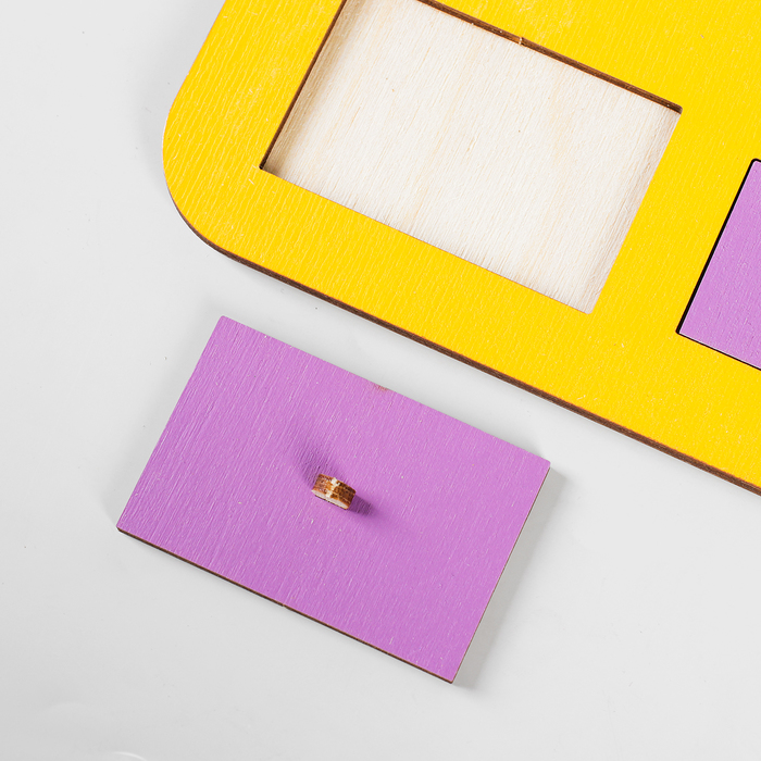 Рамка-вкладыш М. Монтессори "Больше-меньше 2"