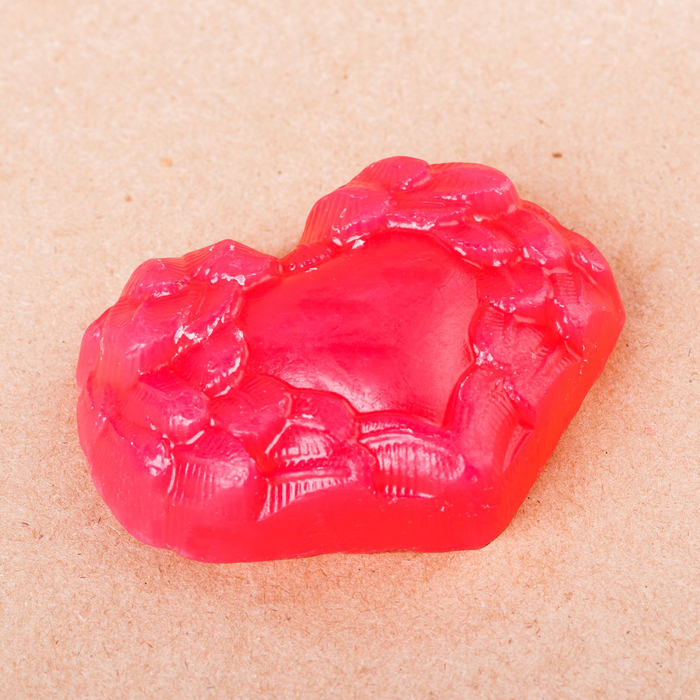 Фигурное мыло "С любовью", нежная малина