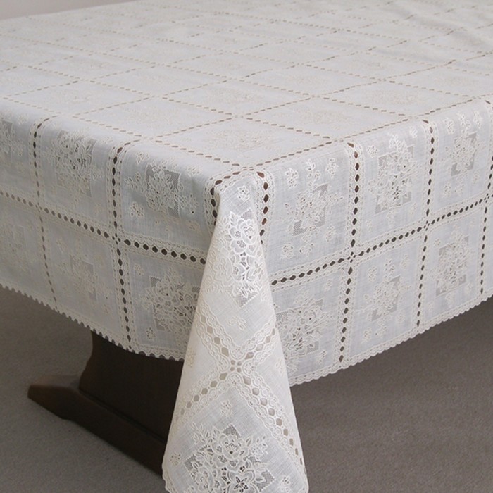 Клеенка столовая "Ажурная", ТВP 957/PL, 138 см, рулон 15 п.м., сепия/белый