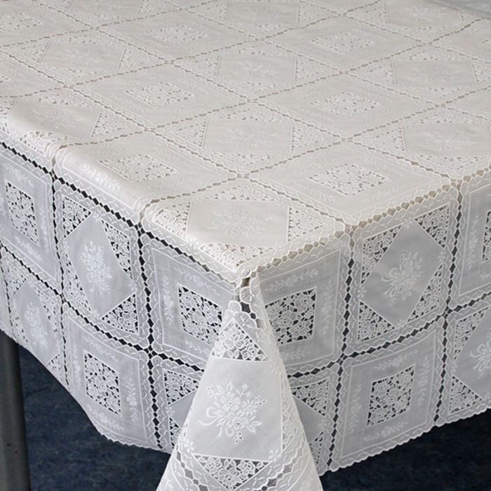 Клеенка столовая "Ажурная", ТВ949, 138 см, рулон 15 п.м., белый