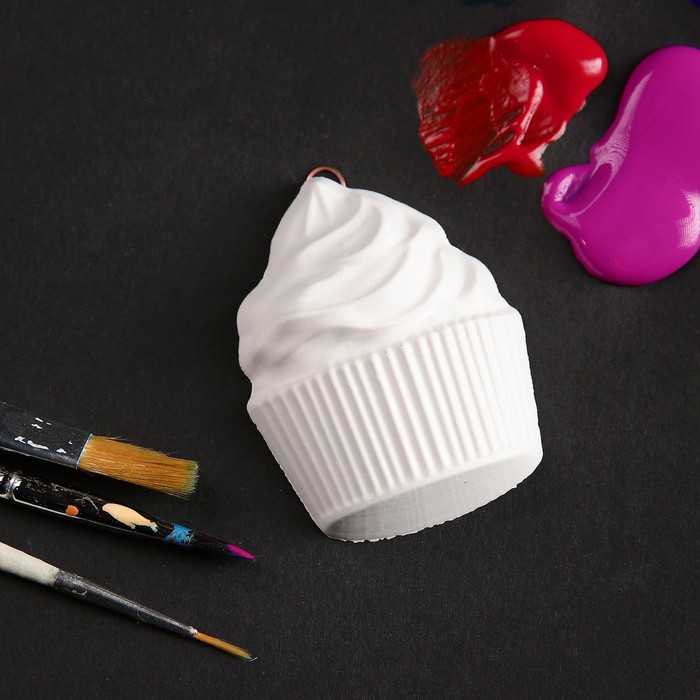 Фигурка под раскраску (с подвесом) "Капкейк", 4,5х6 х1,5 см, белая