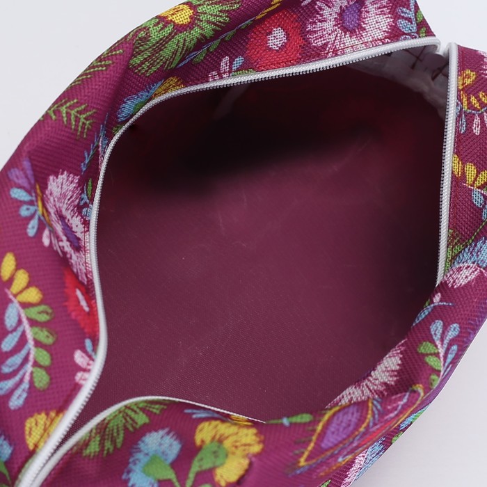 Косметичка дорожная «Цветы», отдел на молнии, цвет фиолетовый