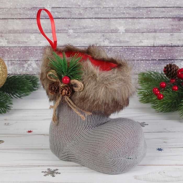 Подарочная упаковка "Сапожок" серый с веточкой, вместимость 150 г