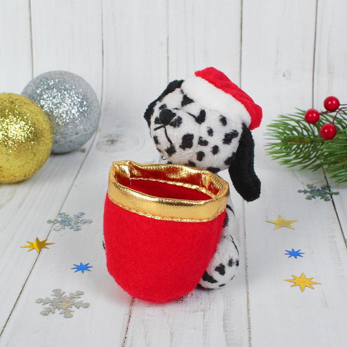 Мягкая игрушка-подвеска "Пёсик в колпаке" с корзинкой, цвета МИКС