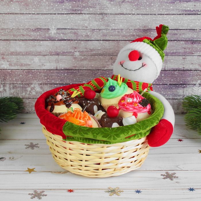 Конфетница "Снеговик" красный нос