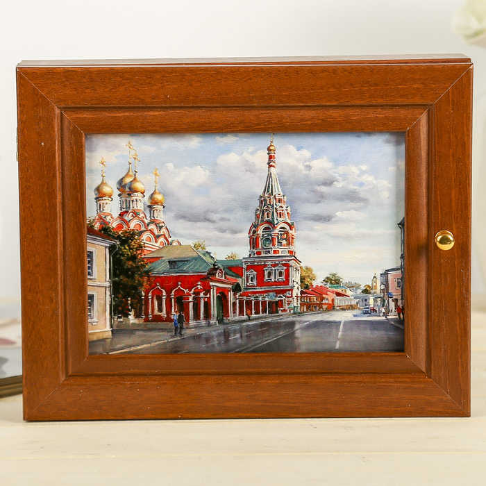 Ключница "Москва", орех