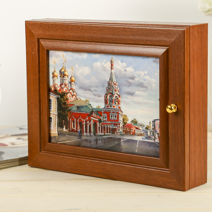 Ключница "Москва", орех
