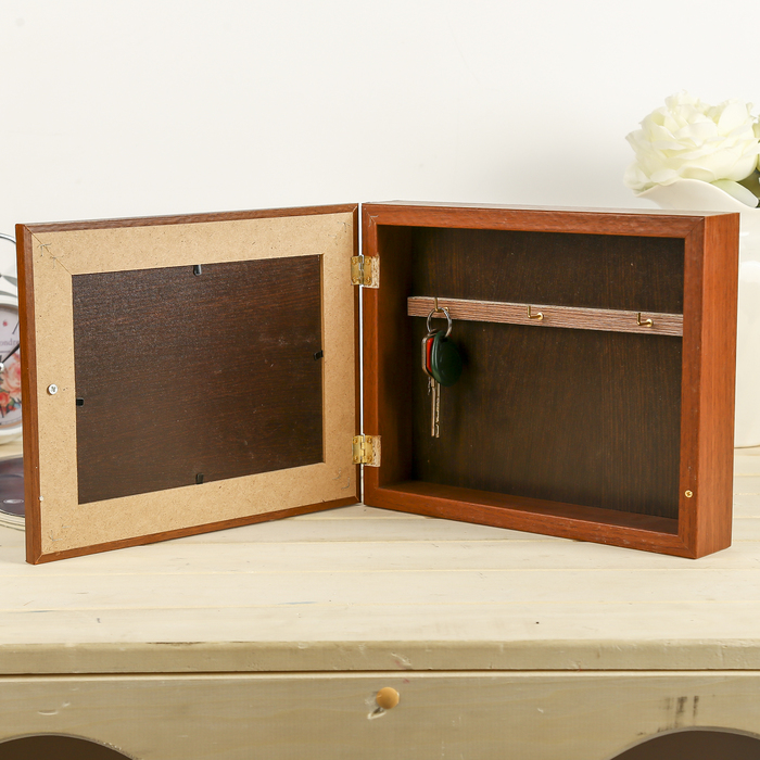 Ключница "Москва", орех