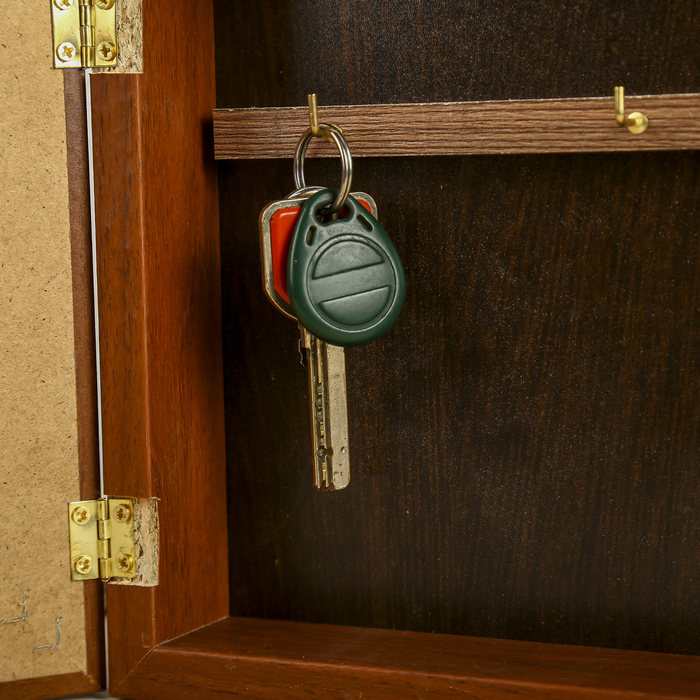 Ключница "Москва", орех