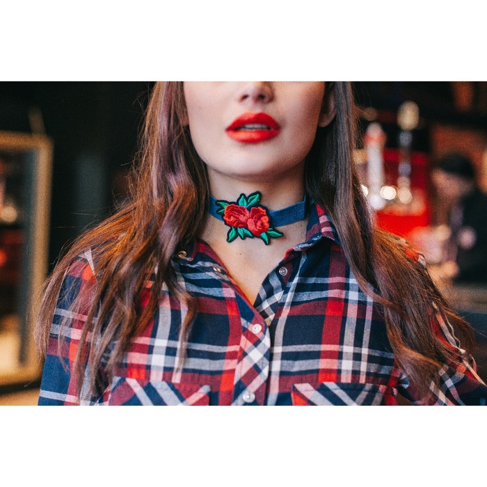 Чокер "Роуз" джинс, бутон, цвет красно-зелёный в синем