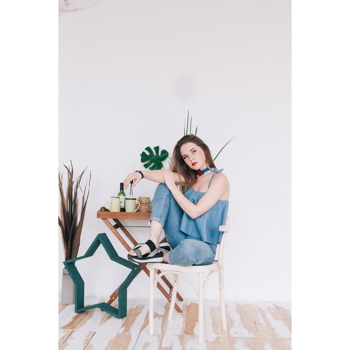 Чокер "Роуз" джинс, дуэт цветов, цвет красно-зелёный в синем