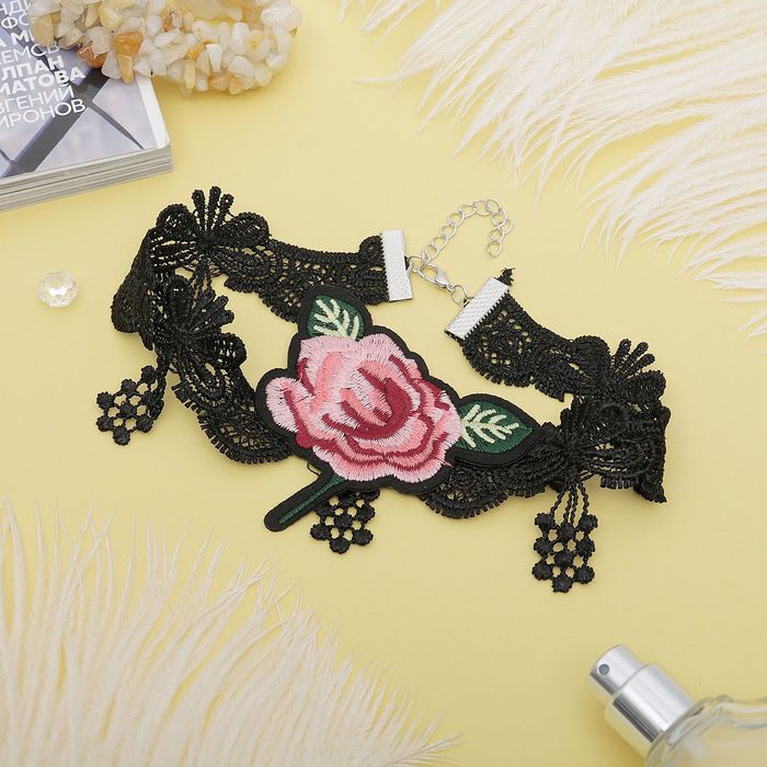 Чокер "Роуз" ажурная волна, цветок, цвет розово-зелёный в чёрном