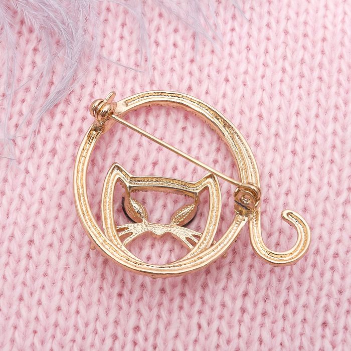 Брошь "Кот клубочком", разноцветная в золоте