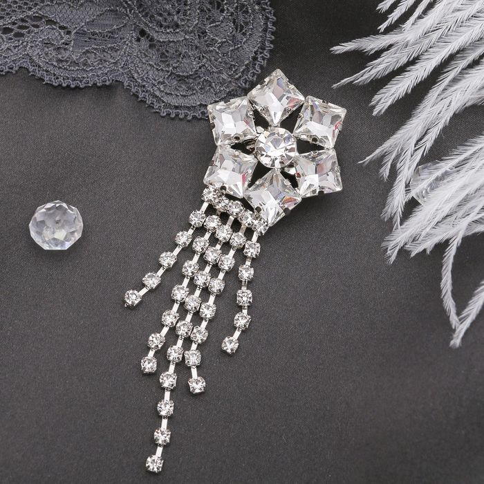 Брошь "Цветок" с подвесками, цвет белый в серебре