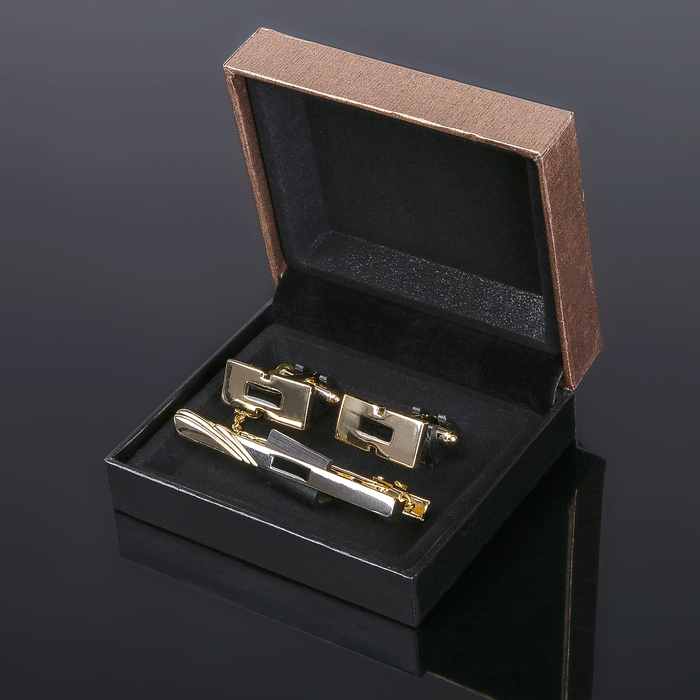 Набор мужской стальной "Запонки + Зажим для галстука" пряжка, цвет чёрный в золоте
