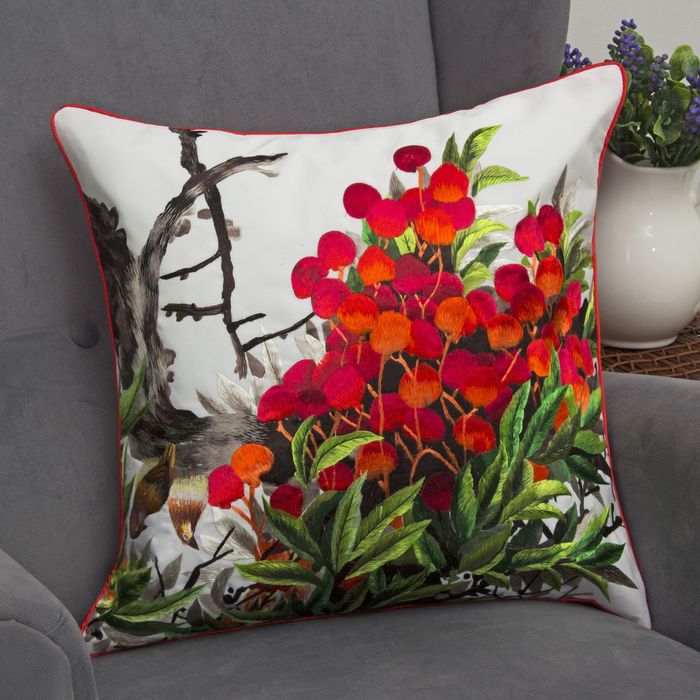 Наволочка декоративная с ручной вышивкой "Этель" Лаурия 46*46 см