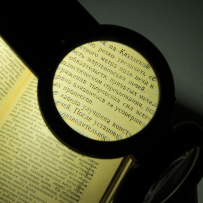 Cветильник с увеличительным стеклом для творчества LEDх17 от 3ААА с usb МИКС 20х9,5х17 см