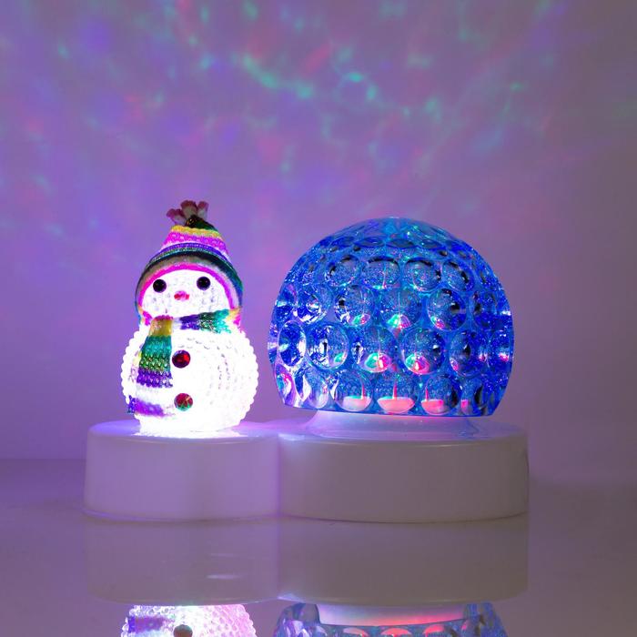 Световой прибор "Снеговичок с ледяным синим шаром", d=9.5 см, Мульти