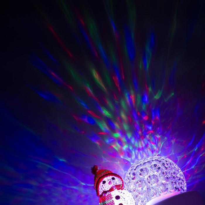 Световой прибор "Снеговичок с ледяным прозр. шаром", d=9.5 см, Мульти