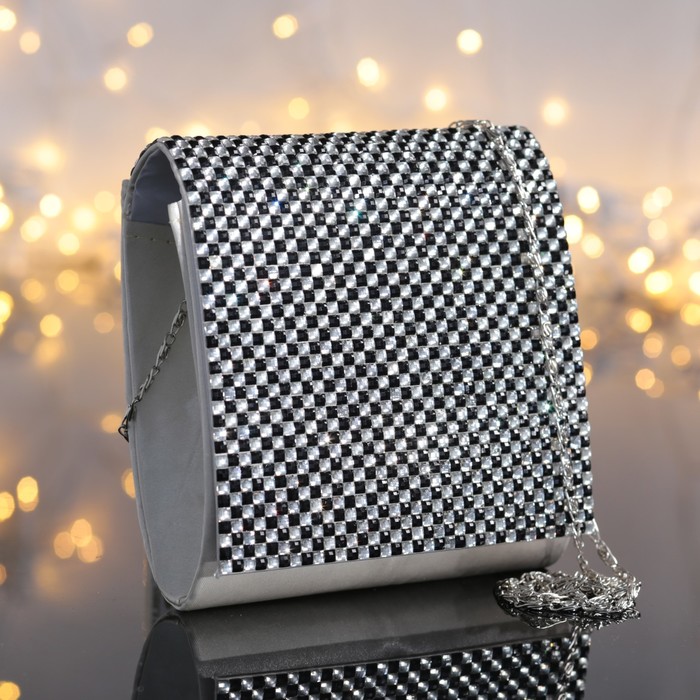 Клатч женский, 1 отдел на клапане, длинная цепь, цвет белый