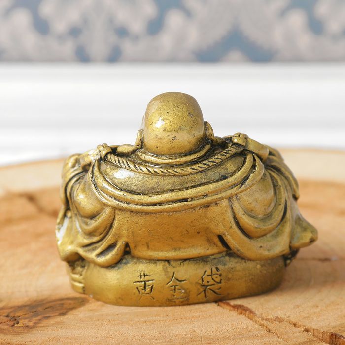 Нэцкэ полистоун "Хотей со слитками золота" бронза 5,2х6,3х4,5 см