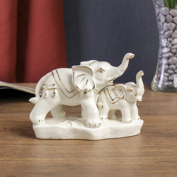 Сувенир керамика "Слониха со слонёнком на камне" 10,5х16х7 см