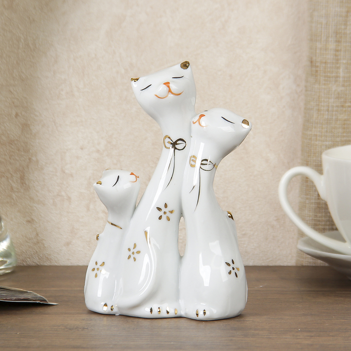 Сувенир керамика "Киски с котёнком"  12,5х8х3,5 см