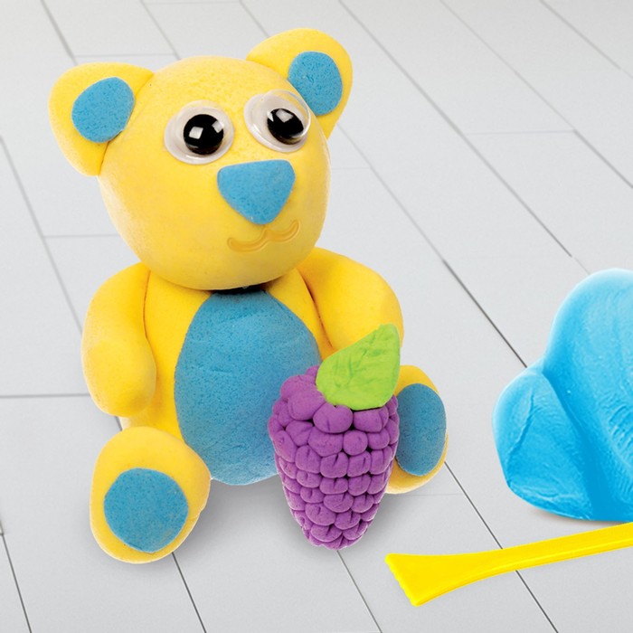 Набор для создания игрушки из массы для лепки "Мишутка с ягодкой" + глазки, стека