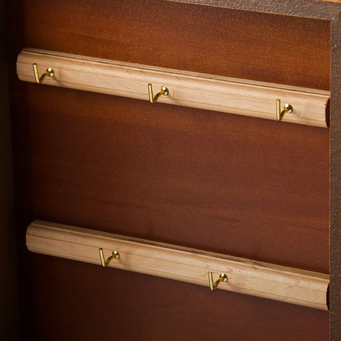 Ключница "Мадам" 29х34 см