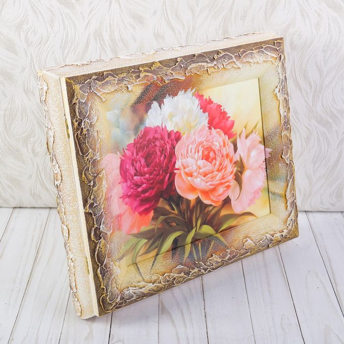 Ключница "Пионы" 29х34 см