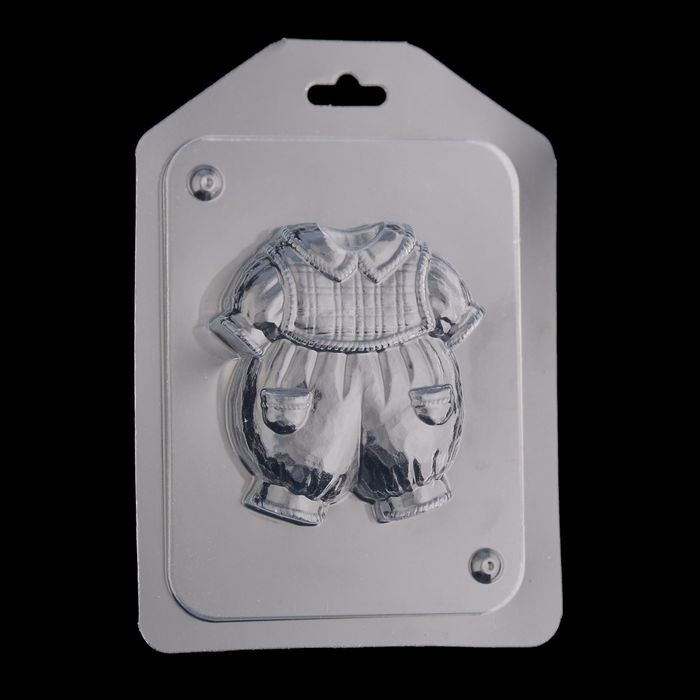 Пластиковая форма для мыла "Костюмчик для мальчика" 7х6,5 см