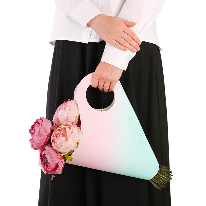 Пакет‒кувшин для цветов «Самой классной» 30 х 32 см