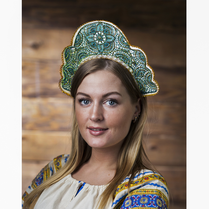 Кокошник "Увертюра" белый, зеленое кружево