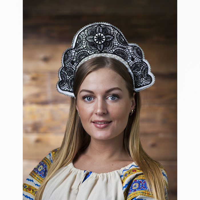 Кокошник "Увертюра" белый, черное кружево