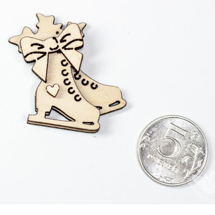 Заготовка для творчества из фанеры "Брошь. Коньки" малая 4,5х4 см