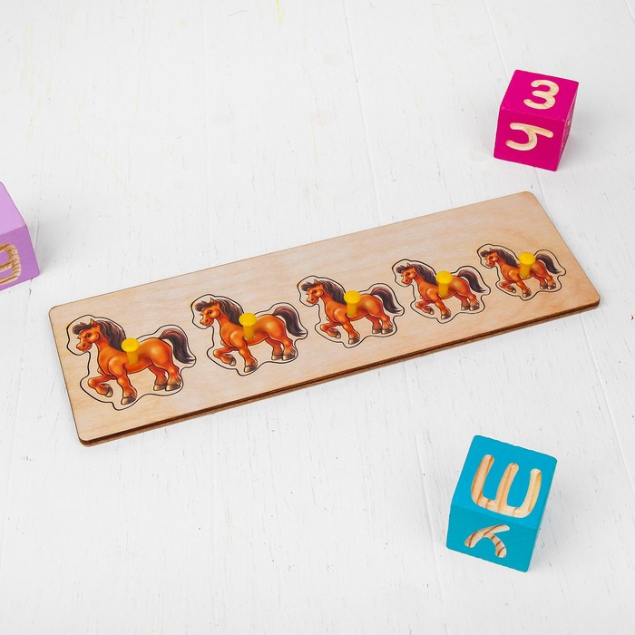 Рамка-вкладыш "Лошадки" (больше-меньше)