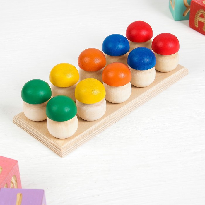 Счётный материал "Грибочки на полянке", 10 шт., подставка со столбиками