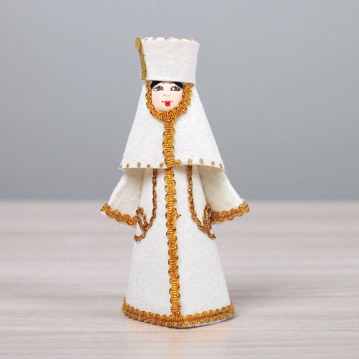 Фигурка "Байбише" войлок, ручная работа