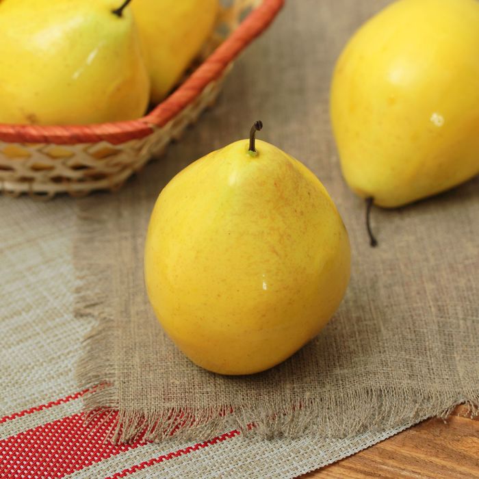 Муляж груша хрустальная 7*8 см