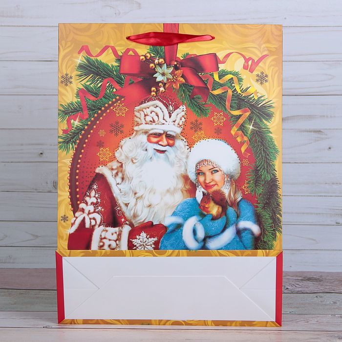 Пакет подарочный "Дед Мороз и Снегурочка", люкс, 18 х 8 х 24 см