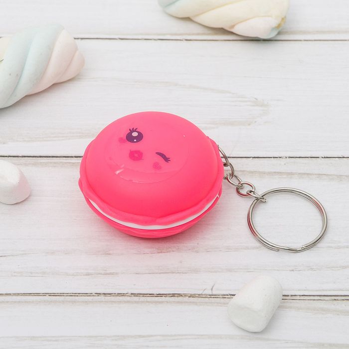 Блеск для губ "Макарун", 10 г, вкус клубники, цвет фуксия