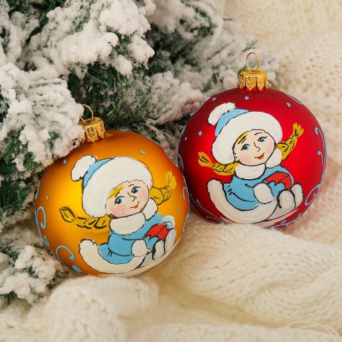 Шар новогодний "Снегурочка стоит на снегу" d-8 см, микс