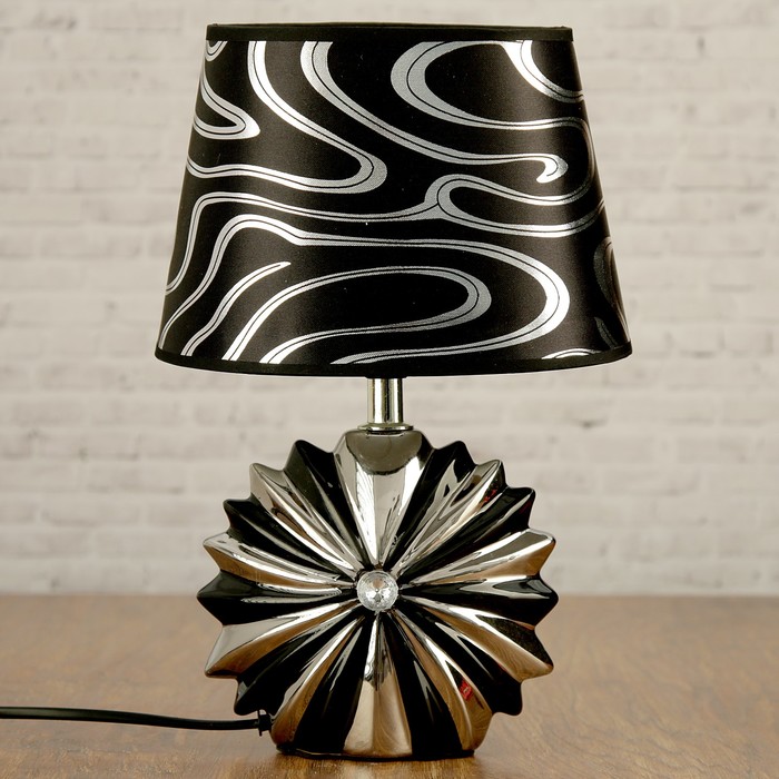 Лампа настольная с абажуром Е14 40 Вт "Цветок" чёрная с серебром 30х20х15 см