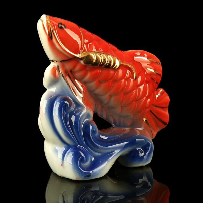 Сувенир керамика "Золотой карп на волне" 7х2,8х8 см