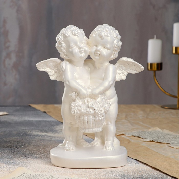 Статуэтка "Пара ангелов с корзиной цветов", перламутровая, 26 см