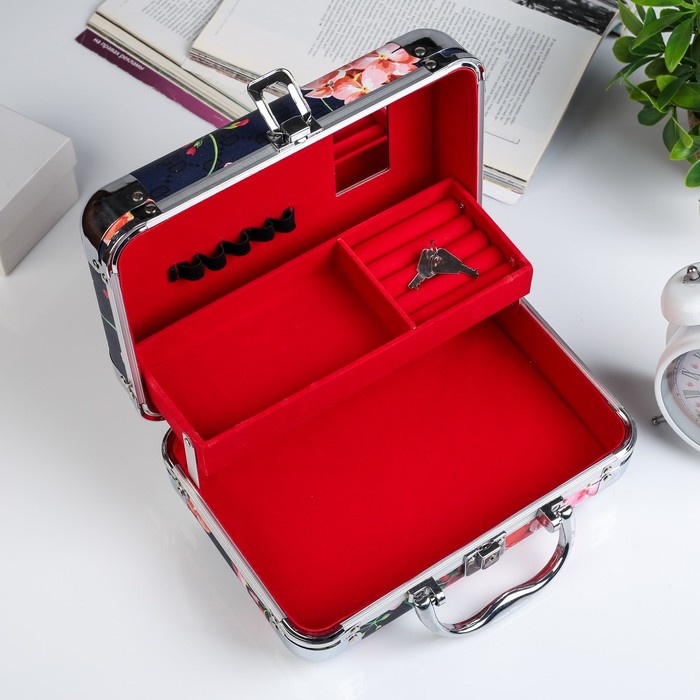 Шкатулка чемодан "Яблоневый цвет на синем" 18х24х10 см