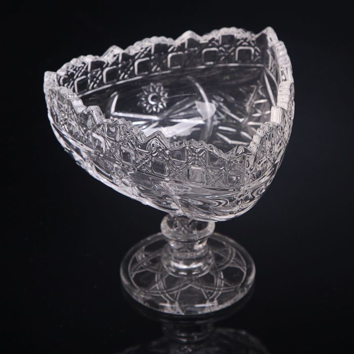 Креманка треугольная "Вихрь"