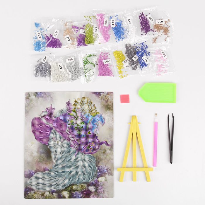 Алмазная вышивка с частичным заполнением "Кошка в шляпе" с подставкой