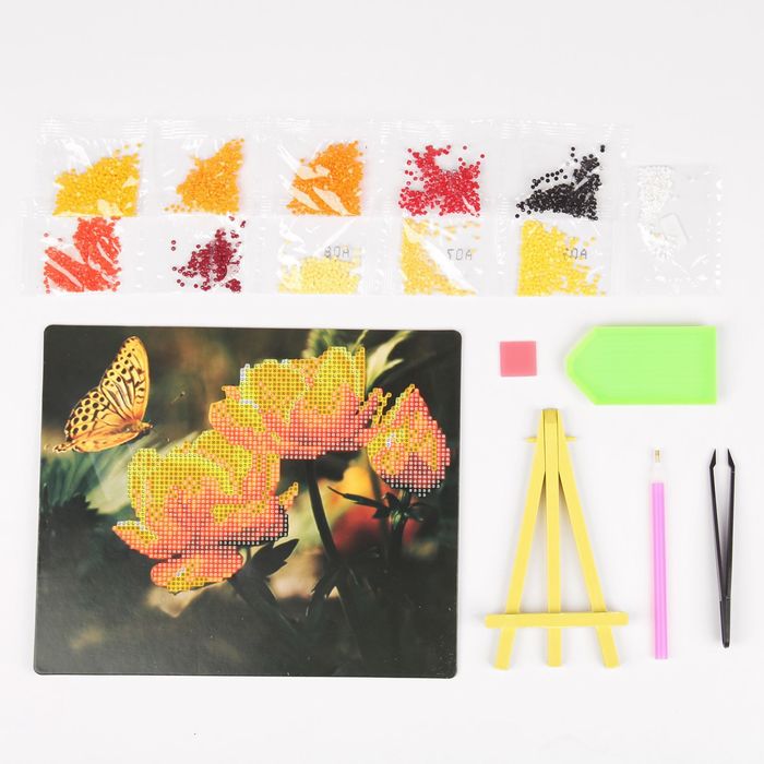 Алмазная вышивка с частичным заполнением "Бабочка и цветы" с подставкой